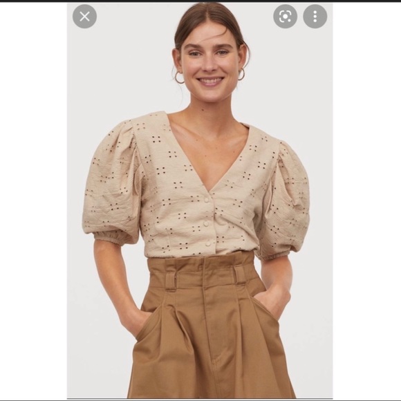 H&M Tops - H&M Eyelet Stretch Crop Top